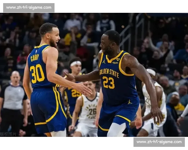 库里与波杰姆斯基 WNBA 赛场温情互动:师徒对话点燃跨界篮球热情 库里与波杰姆斯基 WNBA 赛场温情互动:师徒对话点燃跨界篮球热情