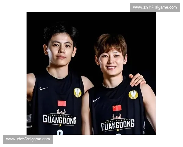 杨力维 x 杨舒予:女篮场上的铁臂双姝,碾碎对手防线! 杨力维 x 杨舒予:女篮场上的铁臂双姝,碾碎对手防线!